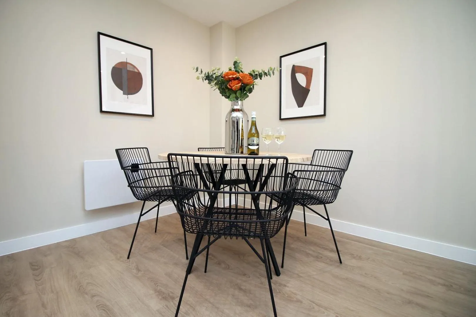 Casa 4 - 2 Bedroom Apartment With Balcony And Parking カーディフ