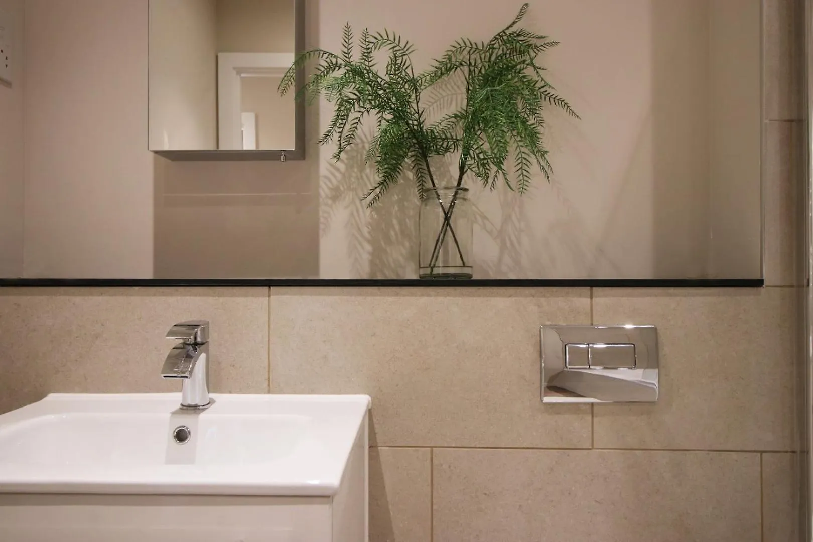 Casa 4 - 2 Bedroom Apartment With Balcony And Parking カーディフ