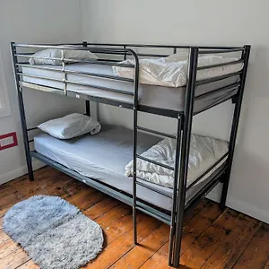  Hostel Bunkhouse